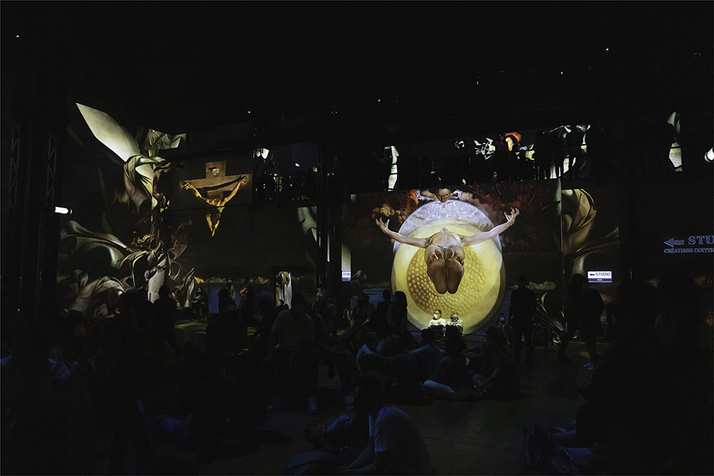 Изложбата Салвадор Дали в Ателието на светлините, Париж