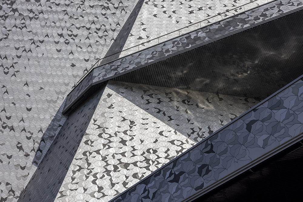 Парижката Филхармония, арх.Жан Нувел