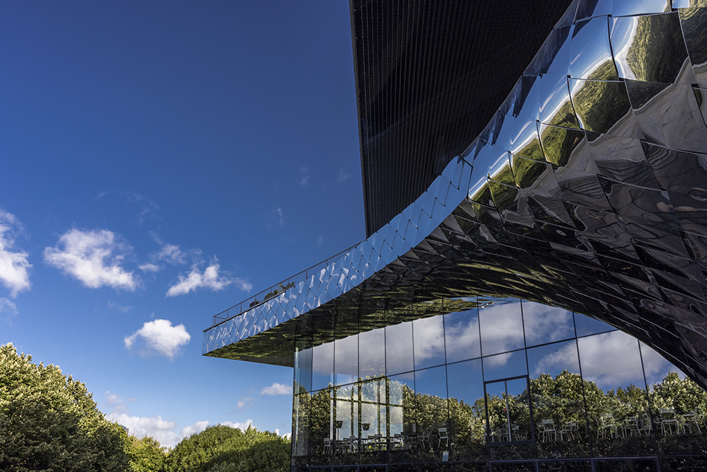 Парижката Филхармония, арх.Жан Нувел