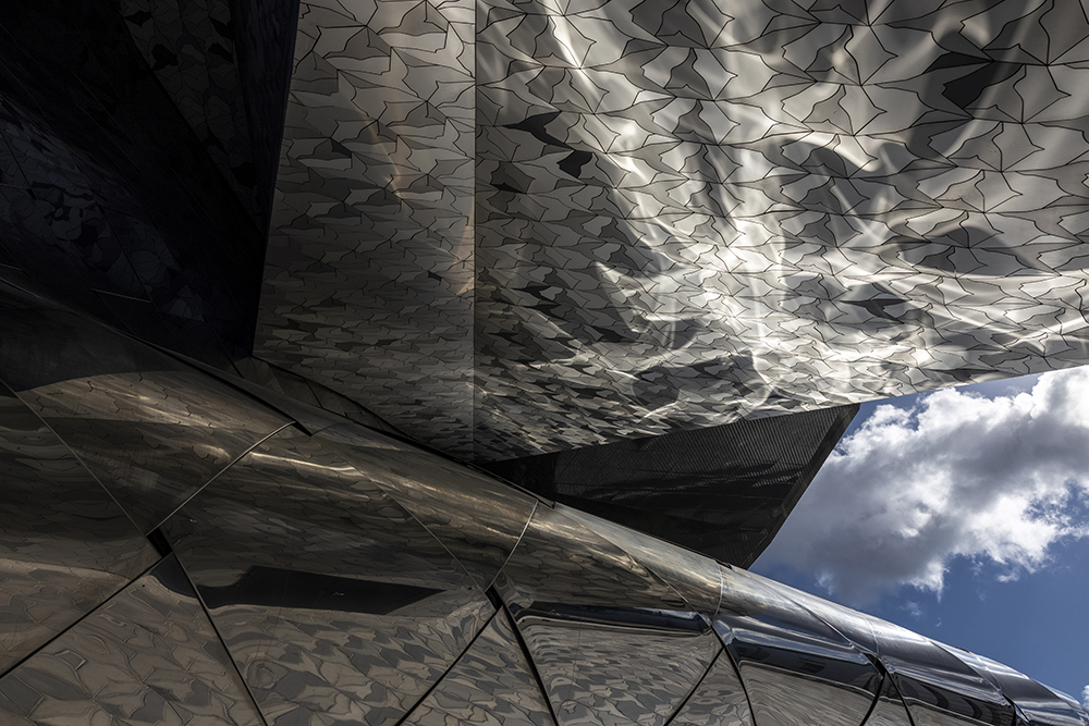 Парижката Филхармония, арх.Жан Нувел